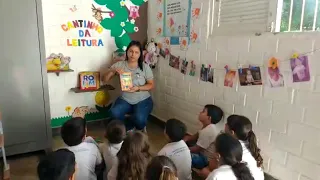 Leitura em voz alta da história dos Três porquinhos