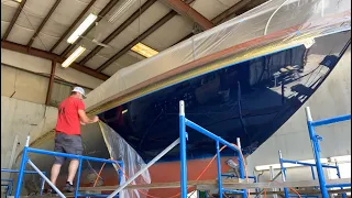 Painting a gold covestripe on a 1953 Hinckley using Awlcraft 2000 and the 3M Accuspray