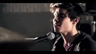 "Hold It Against Me" - Sam Tsui (Britney Spears Cover) (Curbside Productions 2011))