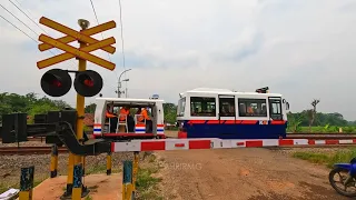 Kompilasi Perlintasan Kereta Api Luar Biasa 4