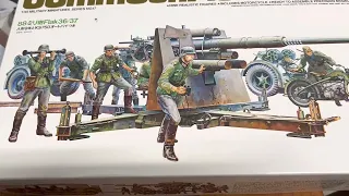 TAMIYA 1/35th SCALE WW2 GERMAN 88MM FLAK GUN WITH BIKE MODEL