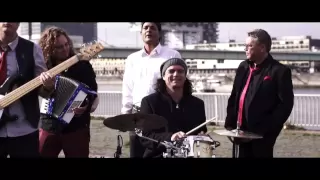 Micky Brühl Band - Zo Fooss noh Kölle jonn (Videoclip)