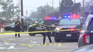 Nephew shot to death in front of uncle during attempted robbery in north Houston