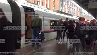 Evanescence arriving in St. Petersburg, Russia (13/03/2018)