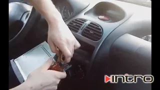 Как снять магнитолу Peugeot 206