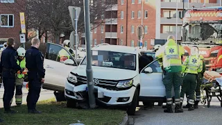 Secure the lighting pole after a traffic accident