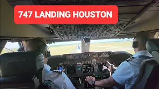 Beautiful cockpit view of BOEING 747 LAND AT HOUSTON TEXAS AIRPORT(IAH) Touchdown right on the spot!