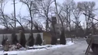 Танк расстреливает башню в аэропорту Донецка Смотреть Последние Новости Украины 18 01 2015