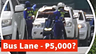 Riders try to escape from EDSA bus lane