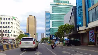 City Drive - Phnom Penh Street Scene - CAMBODIA 2022