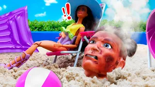 Aventura de Futebol na Areia com Ken e Masha! História infantil!