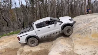 Ford ranger raptor 4x4 steep rock climb