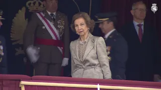 S.M. la Reina Doña Sofía preside la Jura de Bandera de personal civil en la Guardia Real