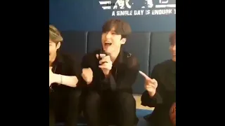 ATEEZ - Yunho imitate Wooyoung 'elmo' laugh #에이티즈