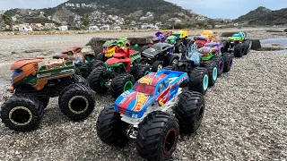 The Monster Truck really like to roll down the slide / Hot Wheels Toys / Sponge Bob,  Mega Wrex