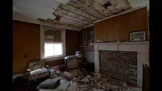 The Decay of this Early Mid Century Abandoned House