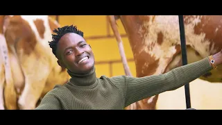 Chimbekere Bweri- Vickyoung Ensanako (official video) skiza SMS 5700176 to 811