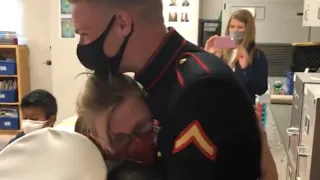 Marine Homecoming - Surprising Little Sister At School