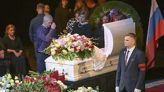 В Москве прошли похороны Веры Васильевой. Актрису проводили в последний путь аплодисментами
