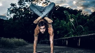 Yoga, strength and flexibility on an Indian rooftop with Yanni