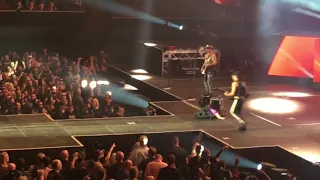 The Scorpions - Rock You Like A Hurricane - Live at The Forum Los Angeles October 7