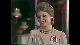 Советская аудиоаппаратура в телепрограмме "А ну-ка, девушки!".Cнято на ВДНХ в 1986 году.