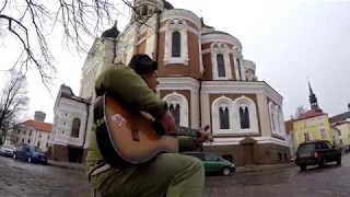 Russian Musician Plays Brazilian Song in Estonia (The Sandpit Generals)