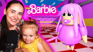 CAROLINA REACTIONEAZA La BEBE BARBIE OBBY !