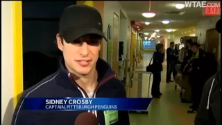 Pittsburgh Penguins spread holiday cheer at Children's Hospital