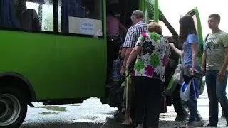 Residents flee Ukraine's flashpoint city of Slavyansk