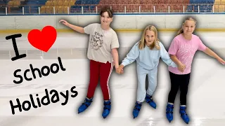 SCHOOL HOLIDAY FUN - ICE SKATING WITH FRIENDS!