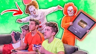 CLOWNS STEAL THE MILLION PLAQUE | EP. 9