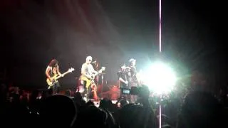 Scorpions Get Your Sting and Blackout Tour Los Angeles 2010 Send me an angel (HD)