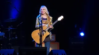 Nancy Wilson (@nancywilsonofheart7459) playin some "Rock and Roll" live (7/16/22)