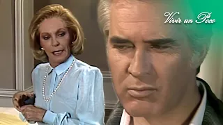 Gregorio descubre a Aura buscando la carta de Abundacio | Vivir un poco | C-143 | tlnovelas