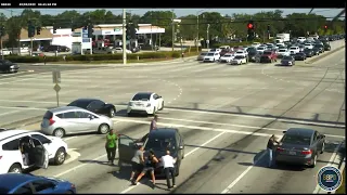 Good Samaritans help Florida driver suffering medical episode