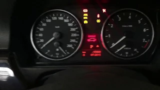 Resetear luz de aceite de un BMW 325i (2006, E90, Serie 3)