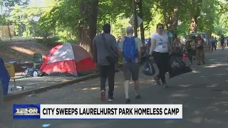 Cleanup crews dismantle homeless camp next to Laurelhurst Park