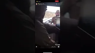 الشاعر الكبير علي بن حمري في نقطة تفتيش