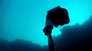 Freediving through the Arch in Blue Hole Dahab