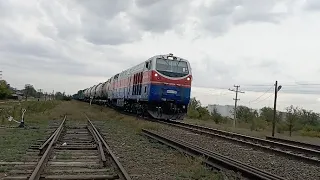 "Приятный свисток". ТЭ33АС-0123 с грузовым поездом