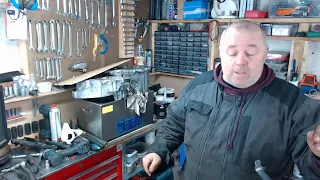 live en directe de l atelier v6 3 Litres PSA le haut moteur