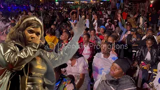 Mary Bata Akyekoze Live ku Concert ya Racheal Namiiro