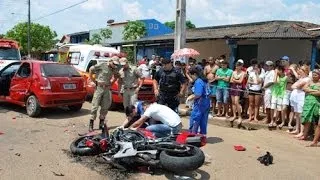Honda CBR1000RR SP Crash in car ACIDENTE