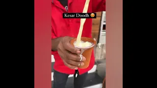 Kesar doodh #foodlover #shorts #youtube #youtubeshorts #food #ytshorts #trending #streetfood #trend