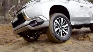 Pajero Sport - Product Features Presentation (7 Position)