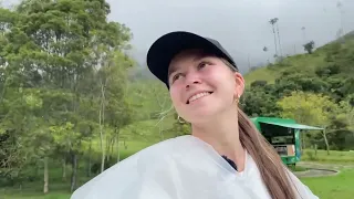🇷🇺 Russian woman in the mountains of Colombia)