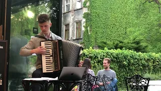 Happy day in Paris Accordion