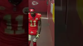 Marquez Valdes-Scantling seen visibly frustrating after dropping the game winning touchdown Mahomes.