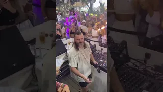 Solomun dropping this classic in St. Tropez 🌴#sttropez #solomun #dj #technoparty #party